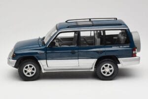 Mitsubishi Pajero V20 LWB Blue & Silver Sun Star 1:18 1212 Diecast - image 4 of 8