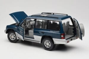 Mitsubishi Pajero V20 LWB Blue & Silver Sun Star 1:18 1212 Diecast - image 5 of 8