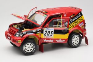 Mitsubishi Pajero Rallye Raid #205 Paris-Dakar Rally 2001 Solido 1:18 9022 Diecast - image 2 of 8
