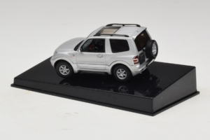 Mitsubishi Pajero SWB Silver AUTOart 1:43 57113 Diecast - image 3 of 4