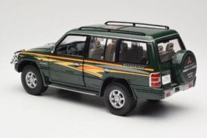 Mitsubishi Pajero V20 LWB Green Sun Star 1:18 1225 Diecast - image 7 of 8