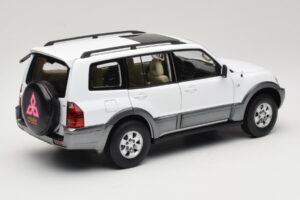 Mitsubishi Pajero V73 White YC Model 1:18 241218040103010206 Diecast - image 3 of 8