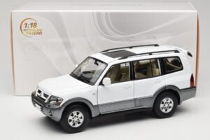 Mitsubishi Pajero V73 White YC Model 1:18 241218040103010206 Diecast - image 8 of 8
