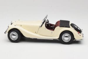 Morgan 4/4 Series II White Kyosho 1:18 08111W Diecast - image 4 of 8