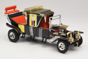 Munsters Koach Black ERTL 1:18 33036 Diecast - image 4 of 6