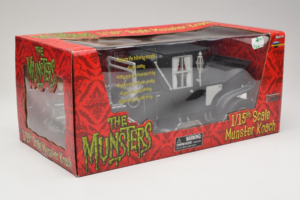 Munsters Koach The Munsters Diamond 1:15 214640 Diecast - image 2 of 3