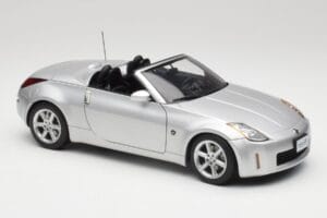 Nissan 350Z Z33 Roadster Diamond Silver AUTOart 1:18 77371 Diecast - image 6 of 8