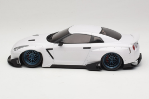 Nissan GT-R R35 Boost Wars 2 White Jp Kraemo 1:18 KRAEMO001 Diecast - image 4 of 7