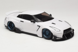 Nissan GT-R R35 Boost Wars 2 White Jp Kraemo 1:18 KRAEMO001 Diecast - image 5 of 7