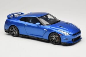 Nissan GT-R R35 Skyline Edition Bayside Blue GT Spirit 1:18 GT521 Resin - image 4 of 6