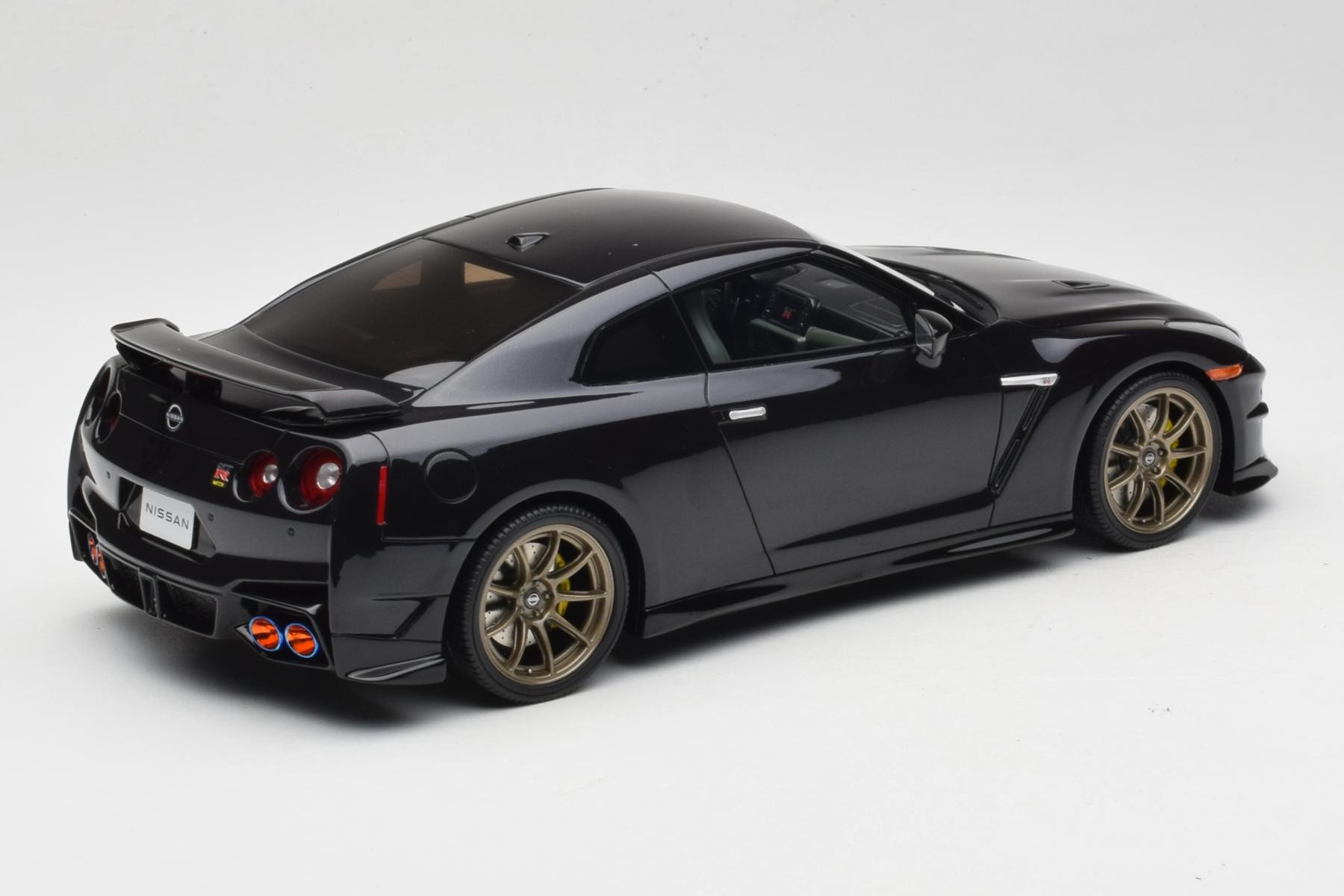GT Spirit Nissan GT-R R35 1:18 Midnight Purple Resin