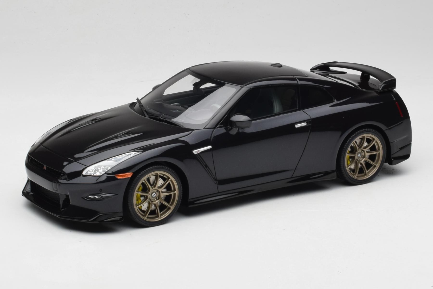 GT Spirit Nissan GT-R R35 1:18 Midnight Purple Resin