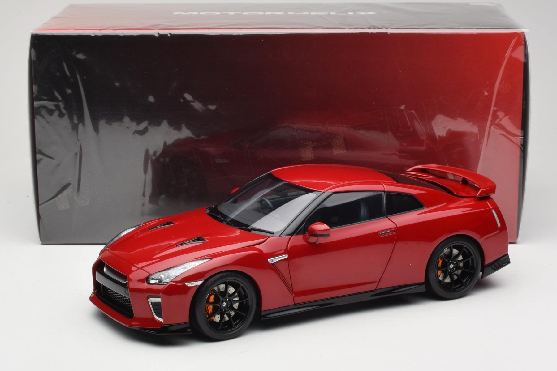 MotorHelix Nissan GT-R Track Edition NISMO 1:18 Red