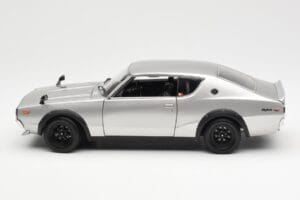 Nissan Skyline 2000 GT-R KPGC110 Silver Kyosho 1:18 08255S Diecast - image 4 of 8