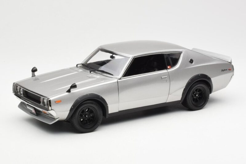 Nissan Skyline 2000 GT-R KPGC110 Silver Kyosho 1:18 08255S Diecast