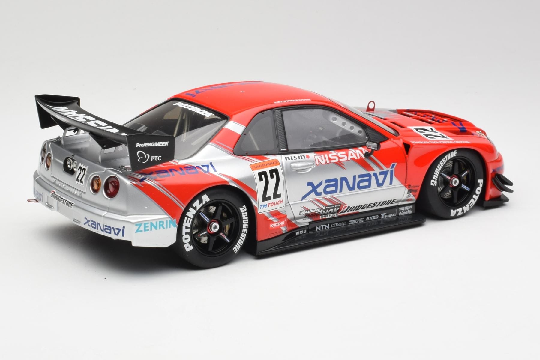 AUTOart Nissan Skyline GT-R Xanavi 2002 1:18 Model