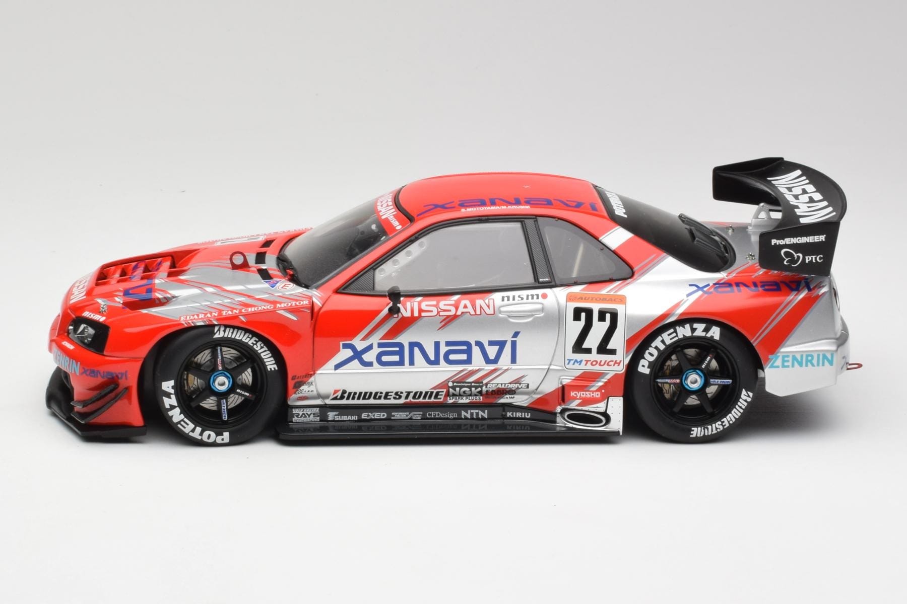 AUTOart Nissan Skyline GT-R Xanavi 2002 1:18 Model