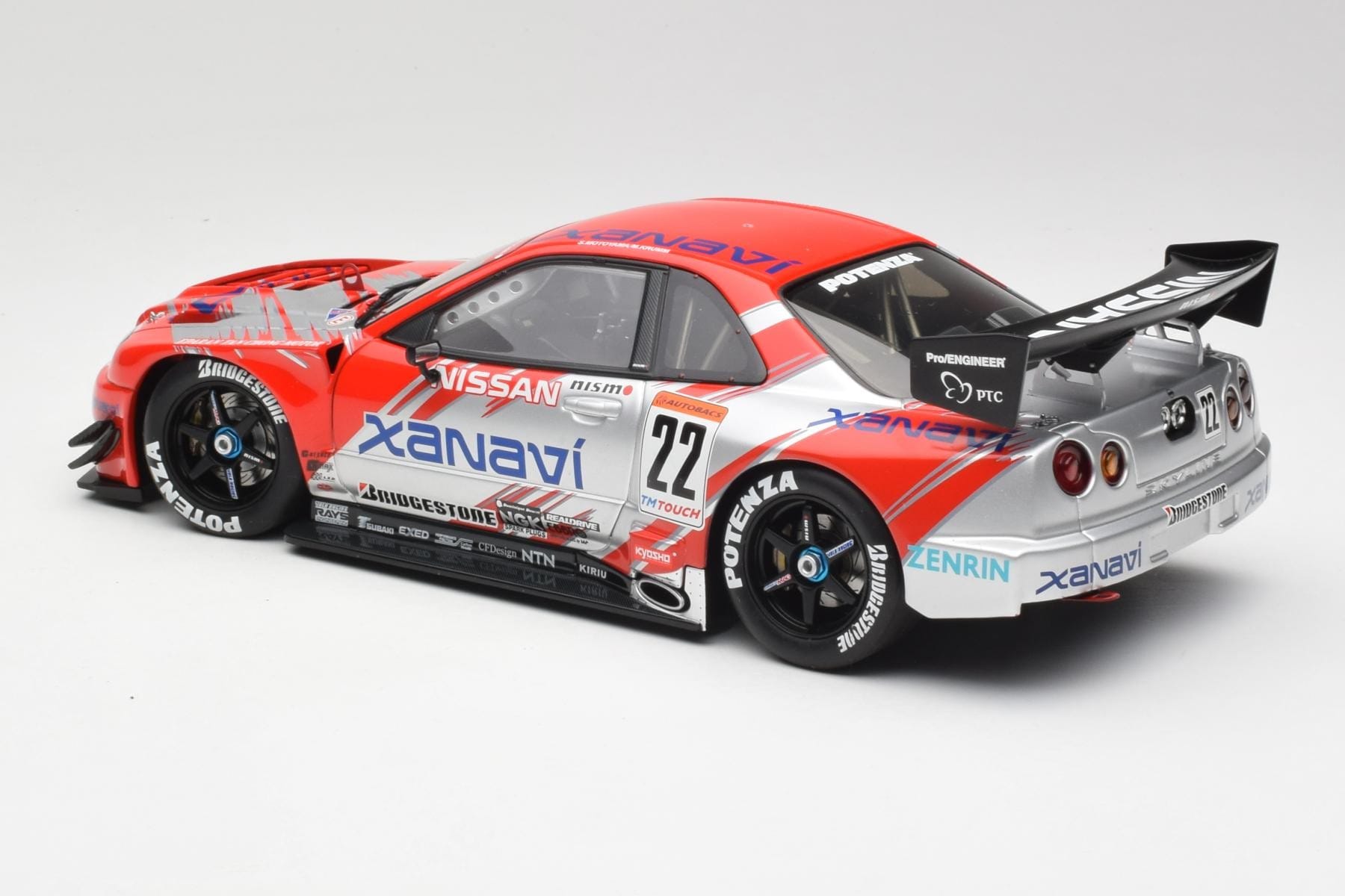 AUTOart Nissan Skyline GT-R Xanavi 2002 1:18 Model