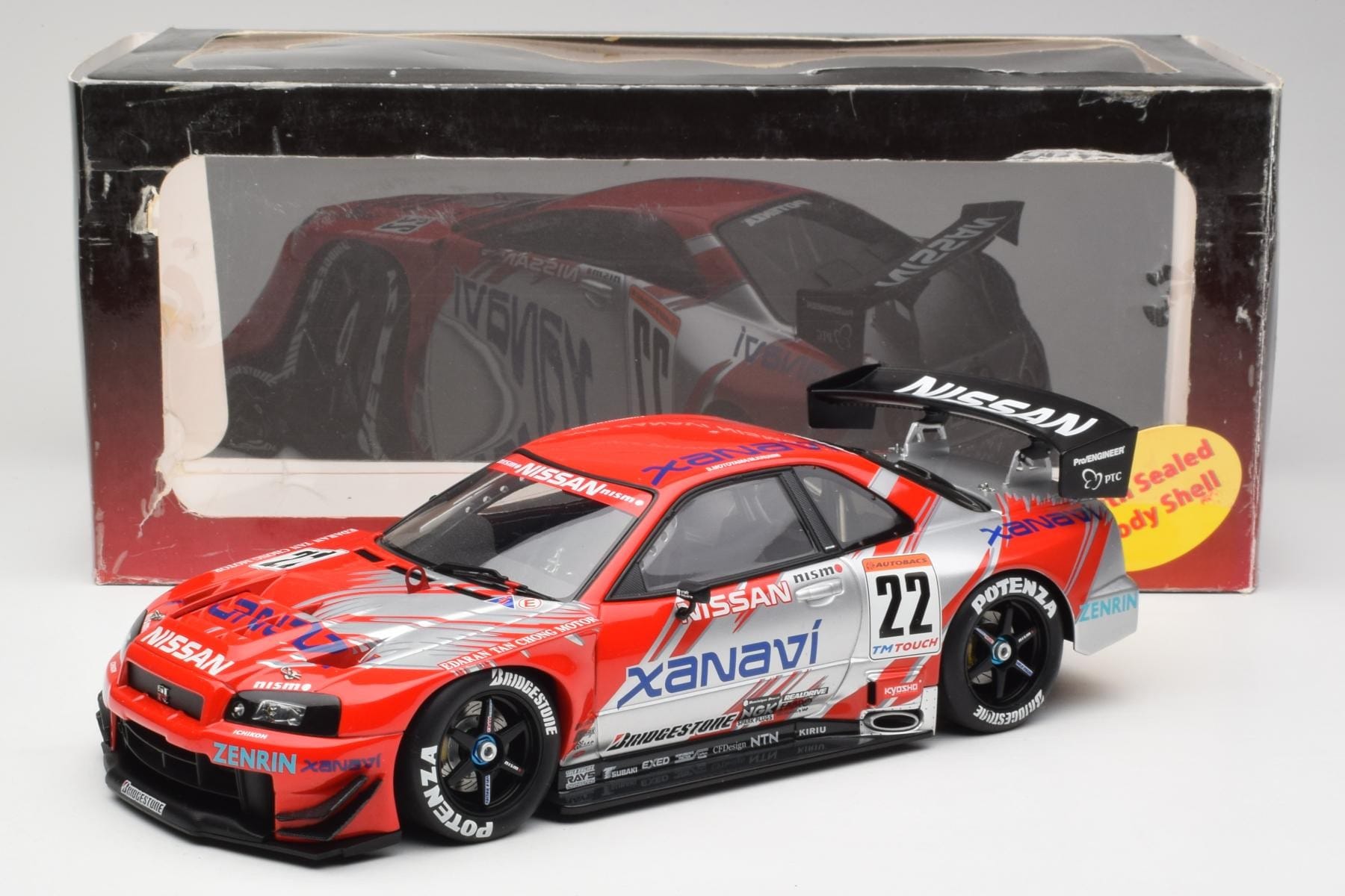 AUTOart Nissan Skyline GT-R Xanavi 2002 1:18 Model