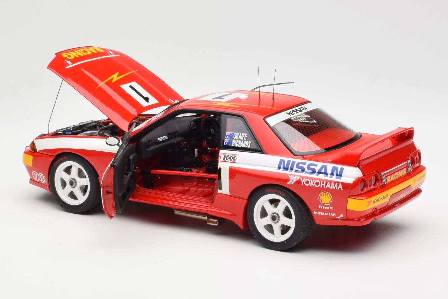 AUTOart Nissan Skyline R32 #1 Bathurst 1992 1:18