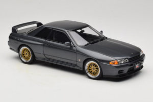 Nissan Skyline GT-R R32 V-Spec II Tuned Gun Grey Metallic AUTOart 1:18 77417 Diecast - image 6 of 8