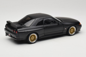 Nissan Skyline GT-R R32 V-Spec II Tuned Version Matt Black AUTOart 1:18 77418 Diecast - image 3 of 8