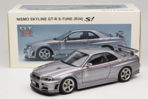 Nissan Skyline GT-R R34 Nismo S-Tune Silver AUTOart 1:18 77358 Diecast - image 8 of 8