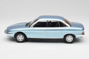 NSU Ro80 Blue Metallic Minichamps 1:18 151015400 Diecast - image 3 of 6