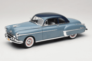 Oldsmobile 88 Blue Grease Auto World 1:18 Oldsmobile 88 Blue Grease Auto World 1:18 AWSS103/06 Diecast