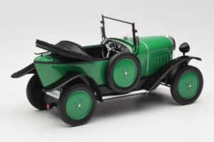 Opel 4 PS Laubfrosch Green MCG 1:18 MCG18050 Diecast - image 2 of 6