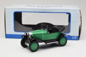 Opel 4 PS Laubfrosch Green MCG 1:18 MCG18050 Diecast - image 6 of 6