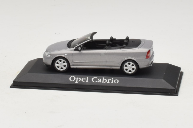 Opel Astra G Cabriolet Grey Metallic Minichamps 1:43 Opel Astra G Cabriolet Grey Metallic Minichamps 1:43 ASTRA001 Diecast