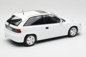 Opel Astra F GSi Blanc Casablanca Norev 1:18 183673 Diecast - image 2 of 6