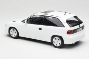 Opel Astra F GSi Blanc Casablanca Norev 1:18 183673 Diecast - image 5 of 6