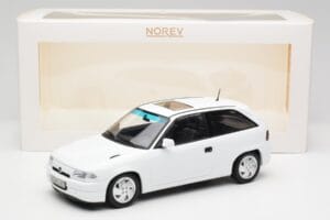 Opel Astra F GSi Blanc Casablanca Norev 1:18 183673 Diecast - image 6 of 6