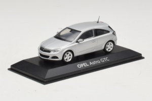 Opel Astra H GTC Silver Minichamps 1:43 ASTRA003 Diecast - image 2 of 4