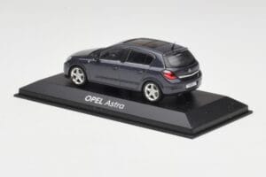 Opel Astra H Grey Minichamps 1:43 B24910027A Diecast - image 3 of 4