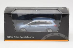 Opel Astra J Sports Tourer Blue Metallic Minichamps 1:43 400049012 Diecast - image 4 of 4