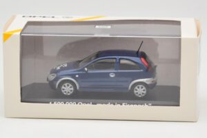 Opel Corsa C 1.5M Made in Eisenach Minichamps 1:43 OPEL003 Diecast - image 4 of 4