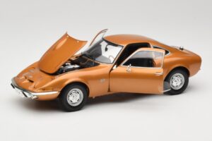 Opel GT Gold Minichamps 1:18 180049025 Diecast - image 2 of 8