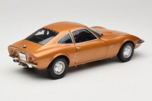 Opel GT Gold Minichamps 1:18 180049025 Diecast - image 3 of 8