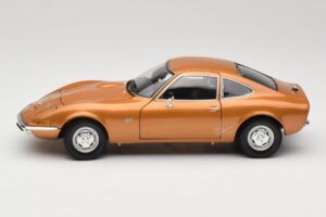 Opel GT Gold Minichamps 1:18 180049025 Diecast - image 4 of 8