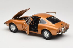 Opel GT Gold Minichamps 1:18 180049025 Diecast - image 5 of 8