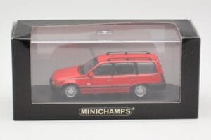 Opel Kadett E Club Station Wagon Red Minichamps 1:43 400045910 Diecast - image 2 of 3