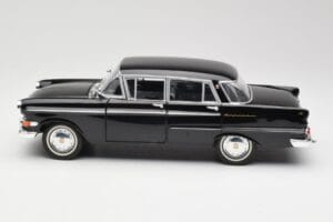Opel Kapitan P1 Black Revell 1:18 08822 Diecast - image 4 of 8
