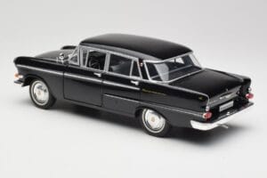 Opel Kapitan P1 Black Revell 1:18 08822 Diecast - image 7 of 8