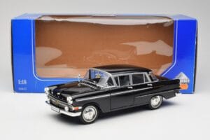 Opel Kapitan P1 Black Revell 1:18 08822 Diecast - image 8 of 8