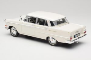 Opel Kapitan P2 White Revell 1:18 08821-M1 Diecast - image 7 of 8