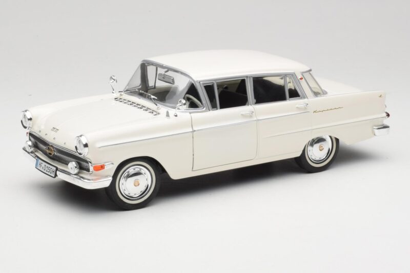 Opel Kapitan P2 White Revell 1:18 08821-M1 Diecast