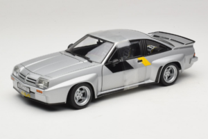 Opel Manta 400 Homologation Silver Revell 1:18 08491 Diecast